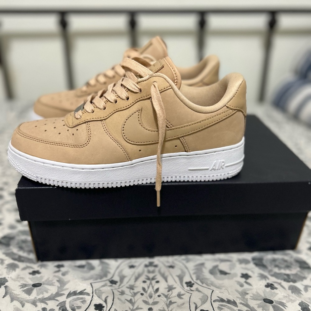 Nike Beige Air Force 1 Sneakers